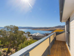 Lakehaus 2 of 11 Rainbow Drive, Jindabyne